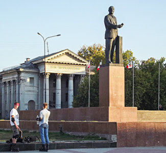 Vladimir Lenin Monument