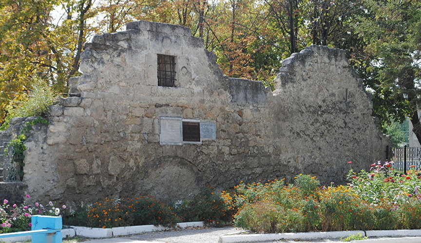 Развалины Таш-Хан в Белогорске
