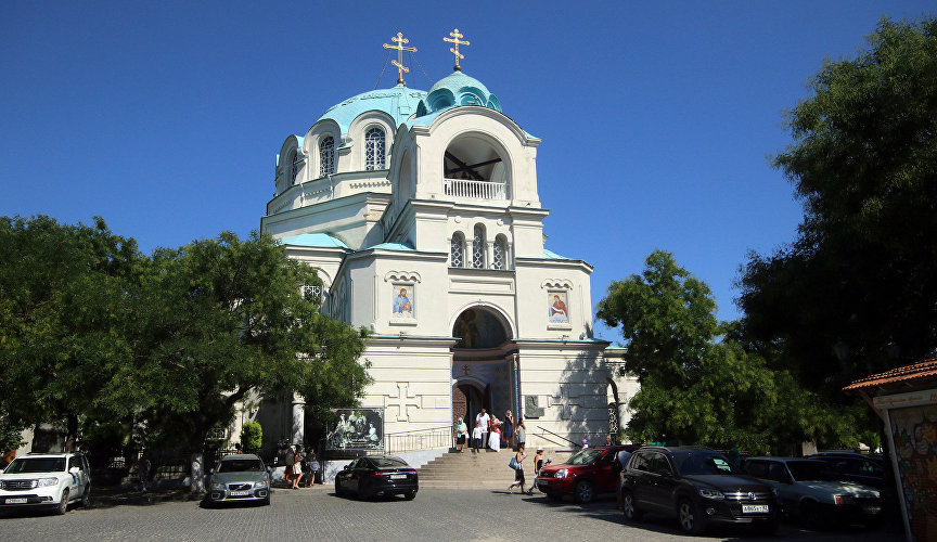The St Nicholas Cathedral was built at the end of the 19th century to commemorate the city’s liberation in the Crimean War. Don’t miss the crosses adorning the church: they are all different because each has its own history