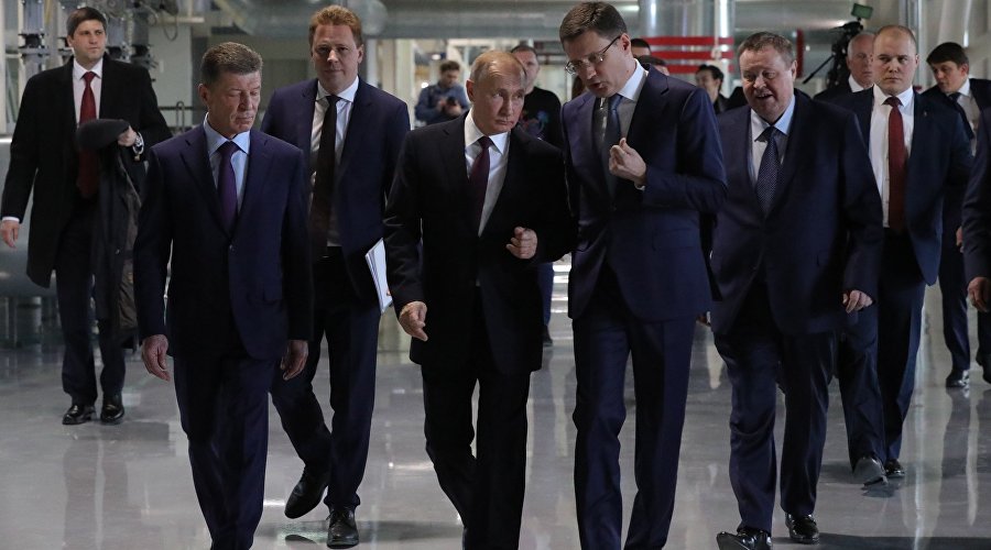 Putin officially launches operation of two thermal power stations in Crimea Putin officially launches operation of two thermal power stations in Crimea