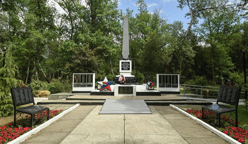 Monument in honor of the inhabitants of Sak, who died during the Great Patriotic War
