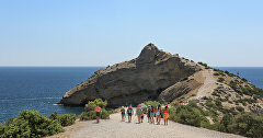 Tourists at Cape Kapchik