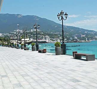 Promenade area and the Seaside beach opened in Yalta