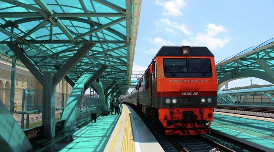 Train at the station Kerch-South