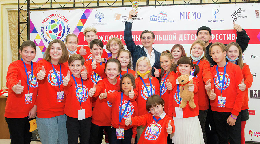 Participants and members of the jury of the Great Children's Festival in Sevastopol