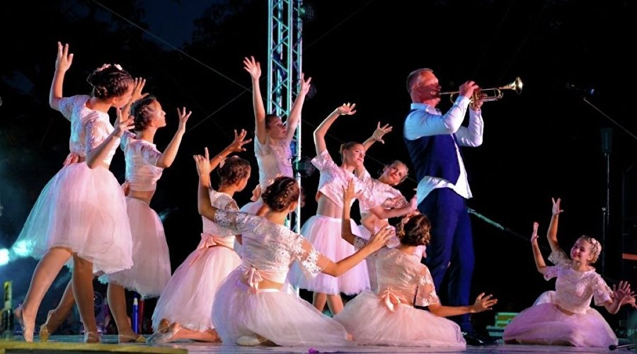 Solnechny Ostrov − Festival of Cinema for Children and Families Solnechny Ostrov − Festival of Cinema for Children and Families