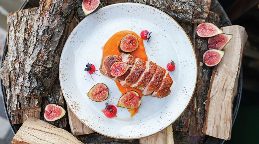 Meat with figs
