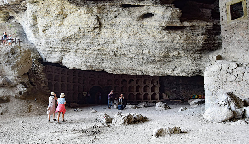 Chaliapin's grotto