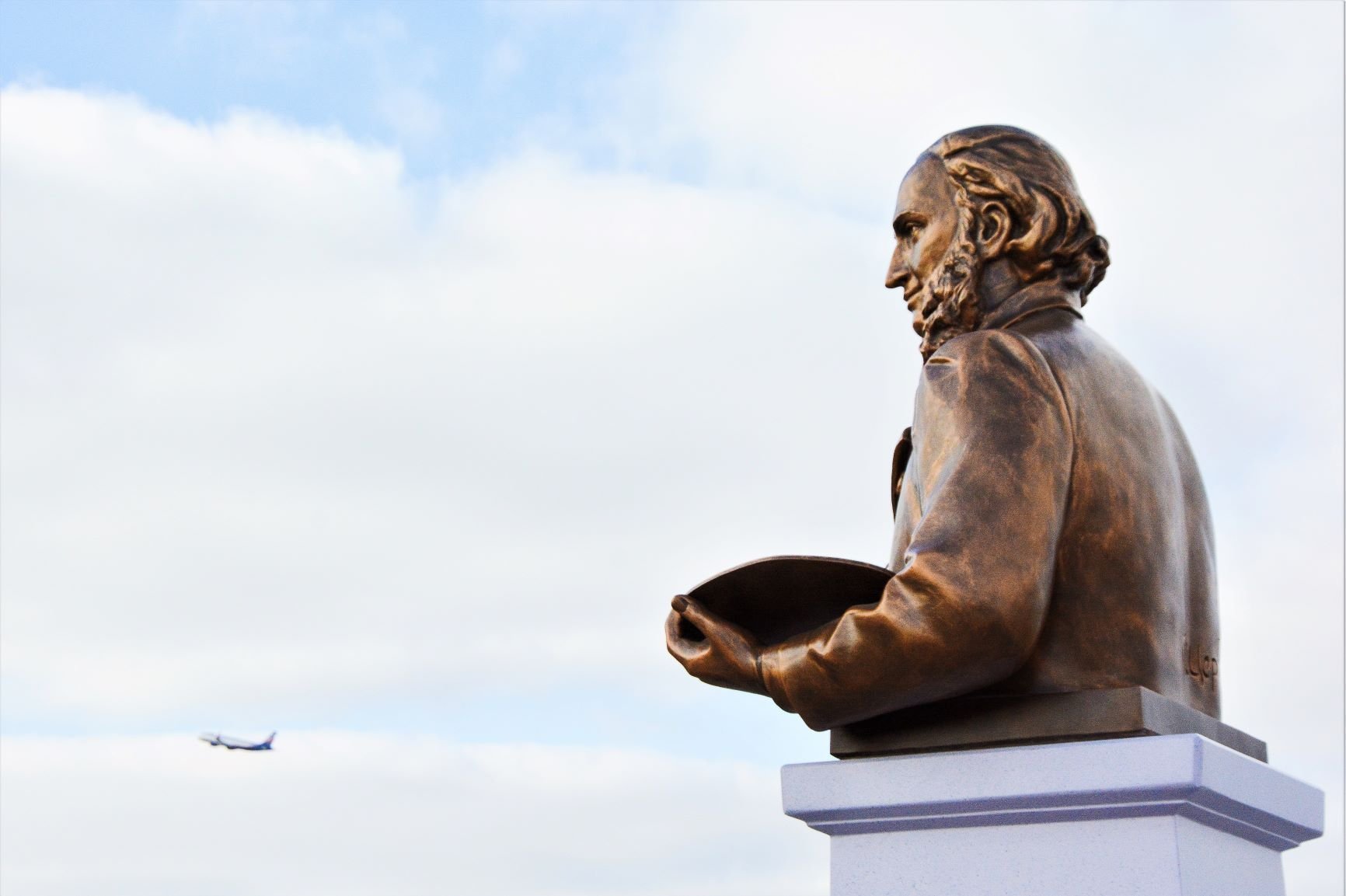 Monument to Ivan Aivazovsky at Simferopol airport