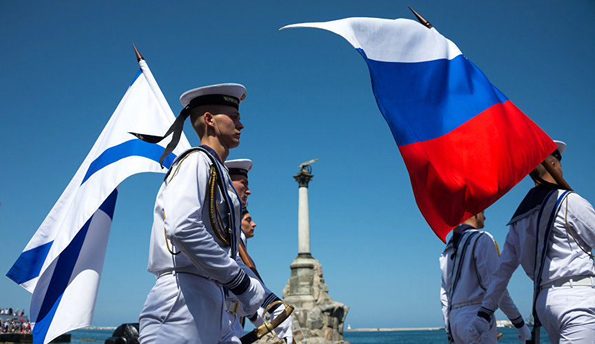 Военнослужащие ВМФ России на праздновании Дня Военно-Морского Флота в Севастополе