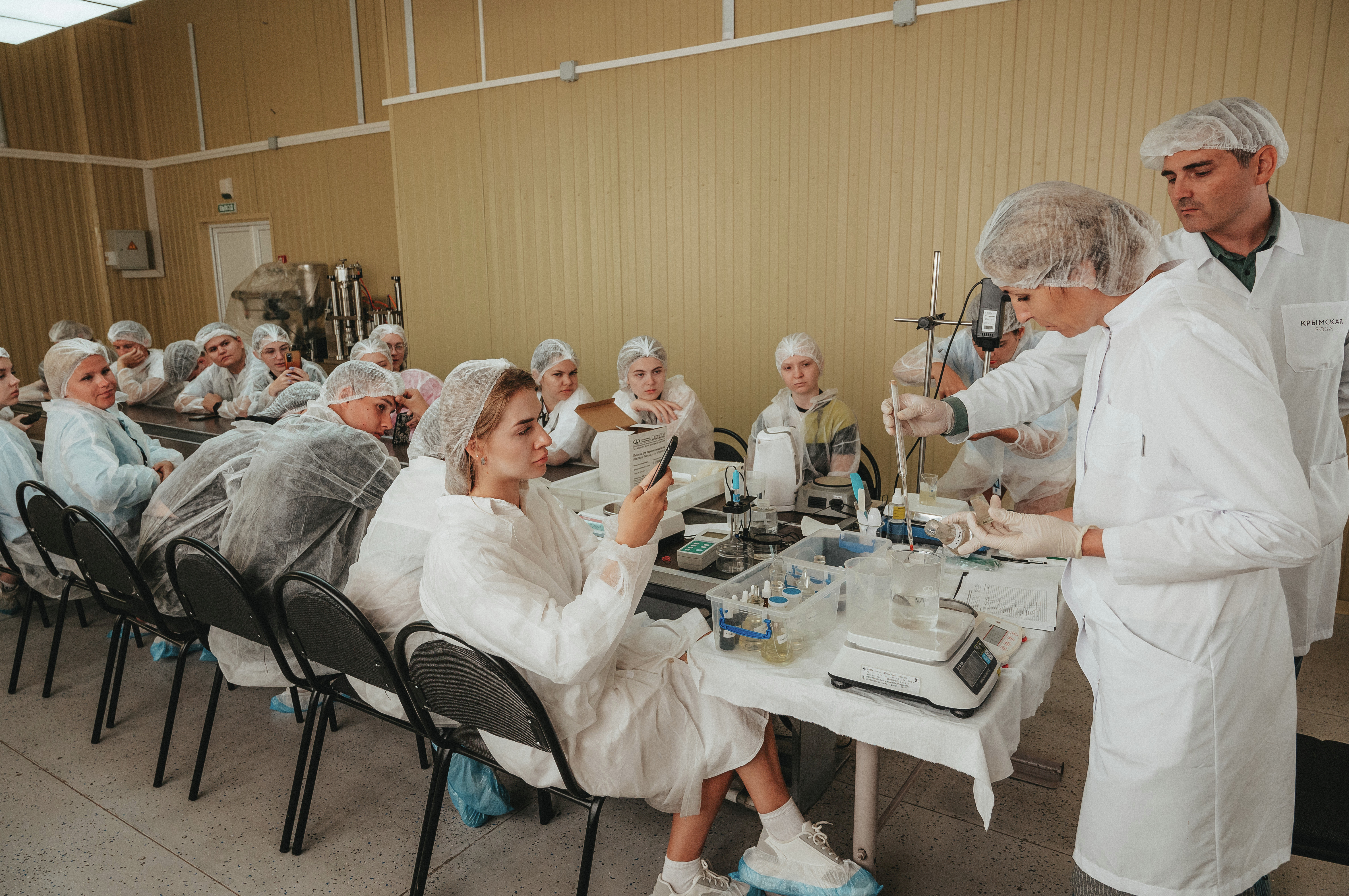 Master class on creating cosmetic products at the Crimean Rose plant